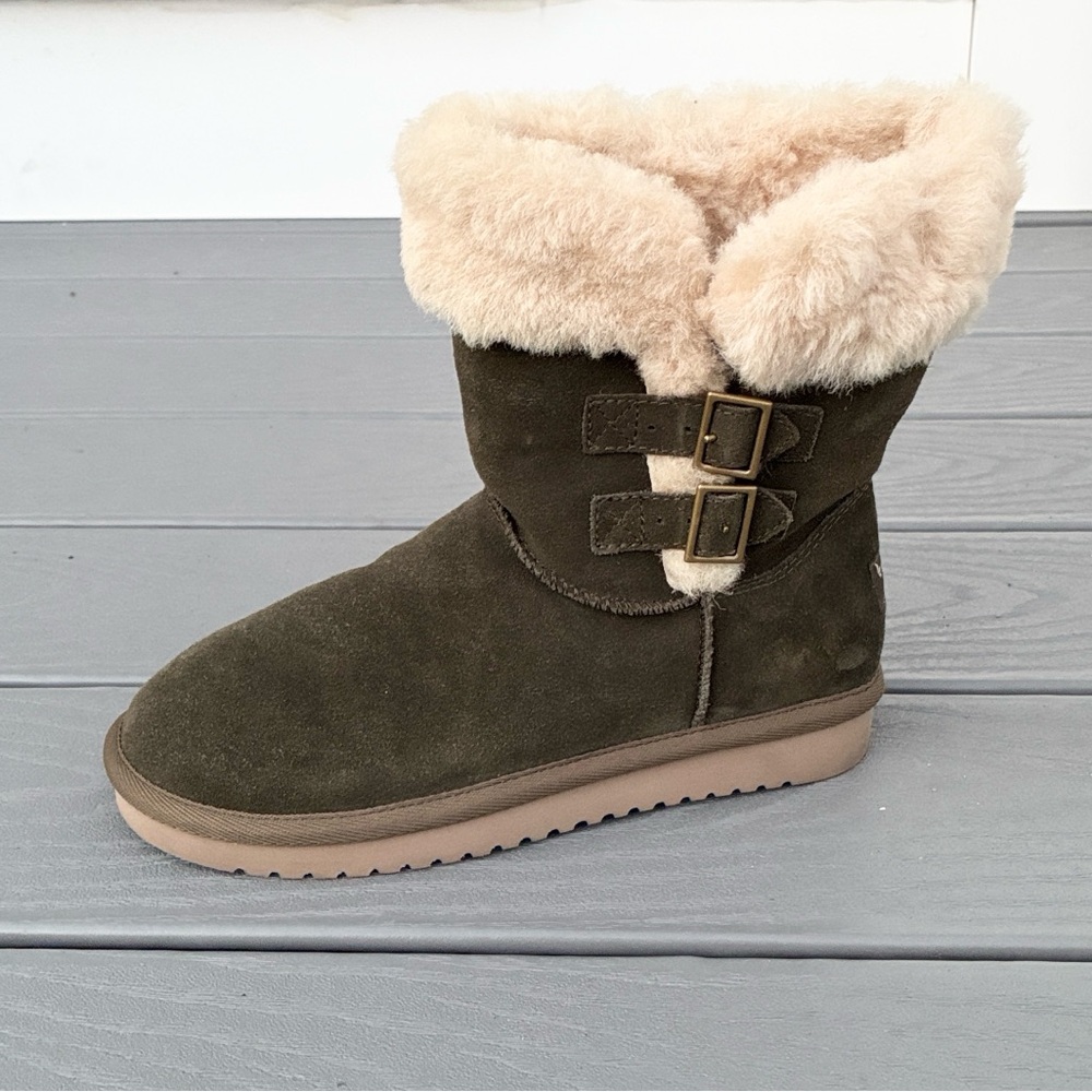 Koolaburra by Ugg Sulana Short Boot Olive Green Shearling Lining Size 6